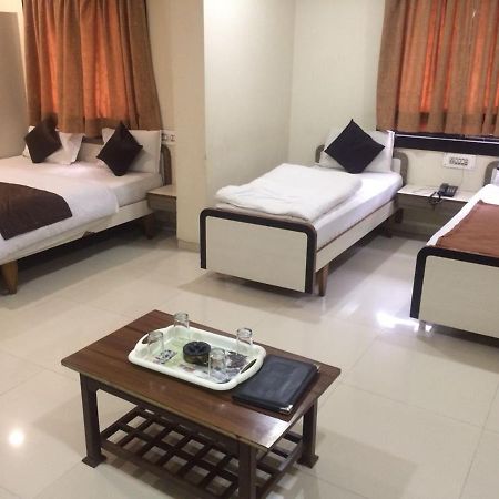 Hotel Mansarovar Ahmedabad Exterior photo