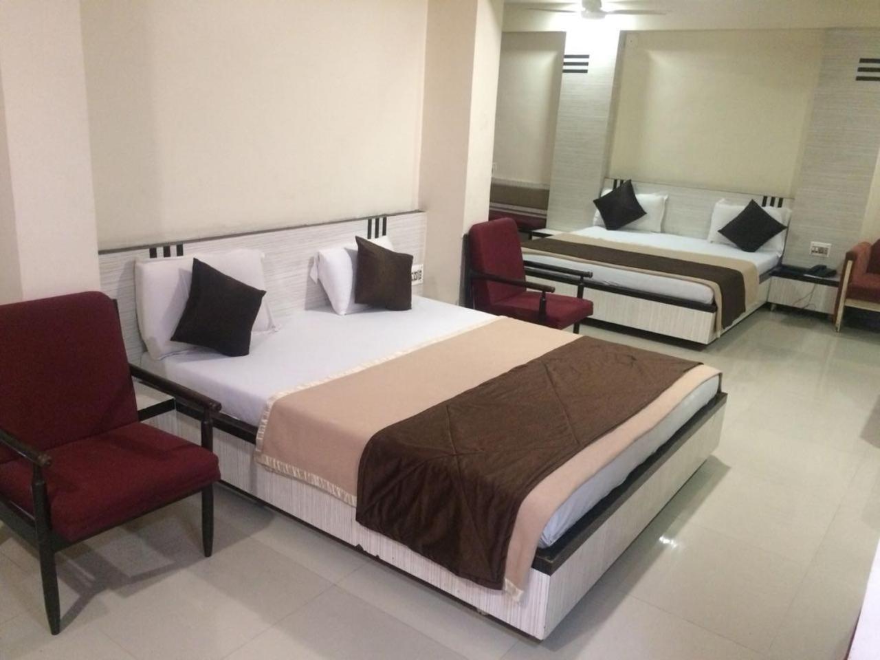 Hotel Mansarovar Ahmedabad Exterior photo