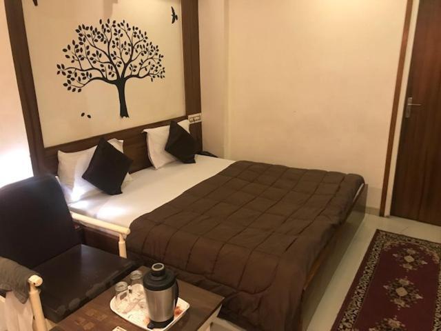 Hotel Mansarovar Ahmedabad Exterior photo
