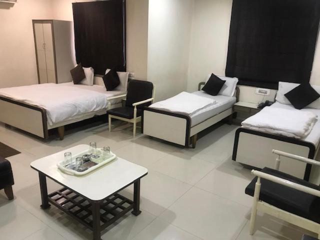 Hotel Mansarovar Ahmedabad Exterior photo