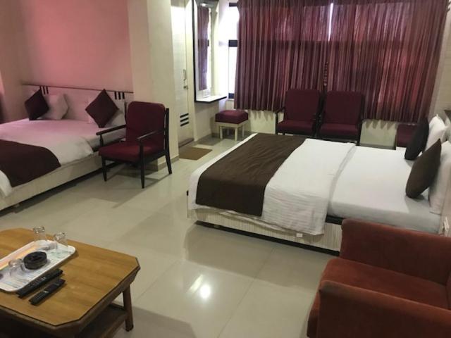 Hotel Mansarovar Ahmedabad Exterior photo